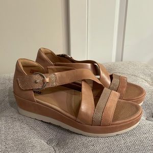 Earth Strap Sandals
